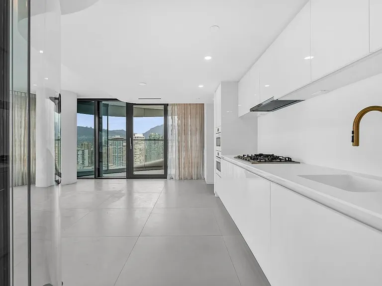 1033 Nelson St #23XX — Photo 3