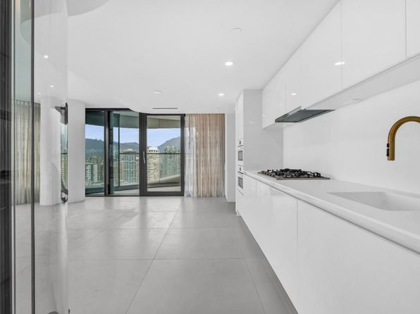 2 bedroom rental in Vancouver — photo 3
