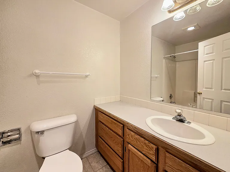 1409 Maple St — Photo 14