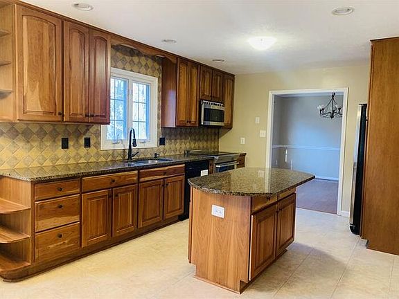 2nd image of 6064 River Forest Dr