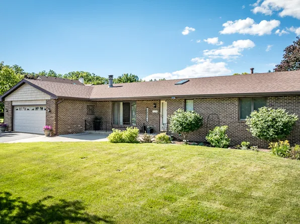 6568 Grassridge Rd, Rockford, IL 61108