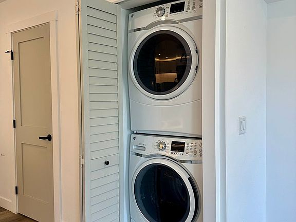 3rd image of 4250 Cleveland Ave Unit 2