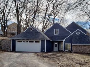 2012 Crossgate Dr, Lawrence, KS 66049