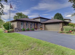 3484 Gilbert Ct, Crete, IL 60417