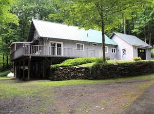 62 Powell Rd, Cummington, MA 01026