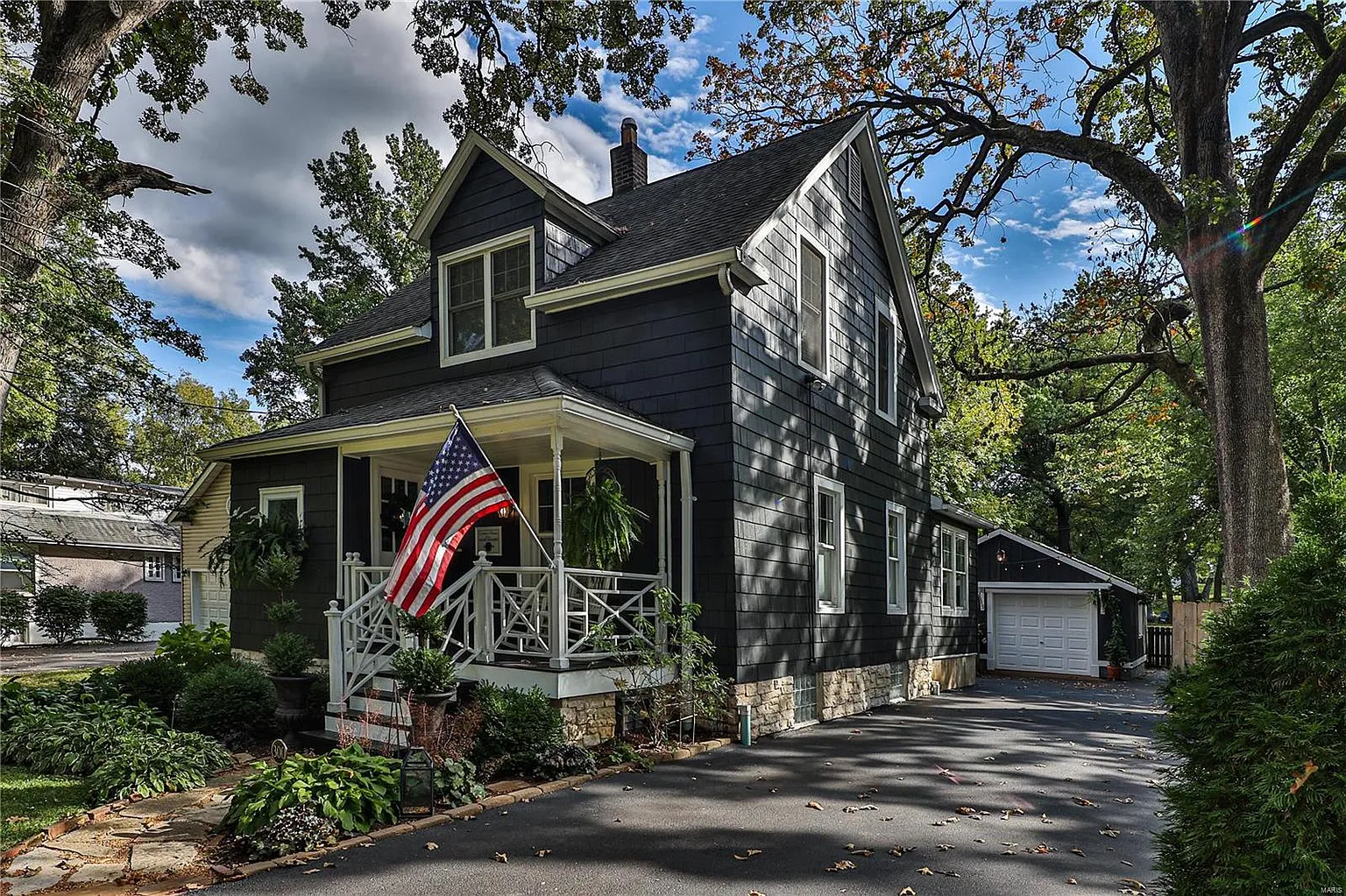 300 S Forest Ave photo 1