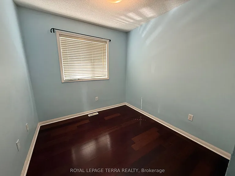 80 Acorn Pl #16 — Photo 43