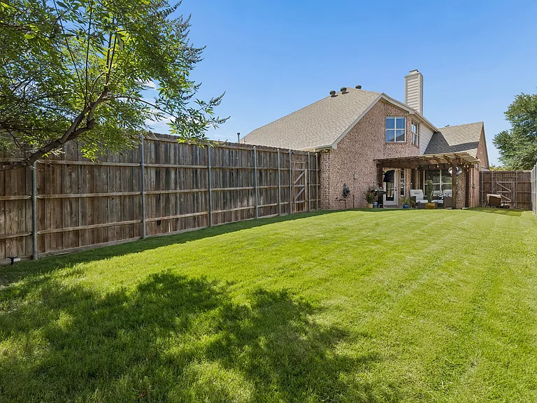 4227 Republic Dr — Photo 25