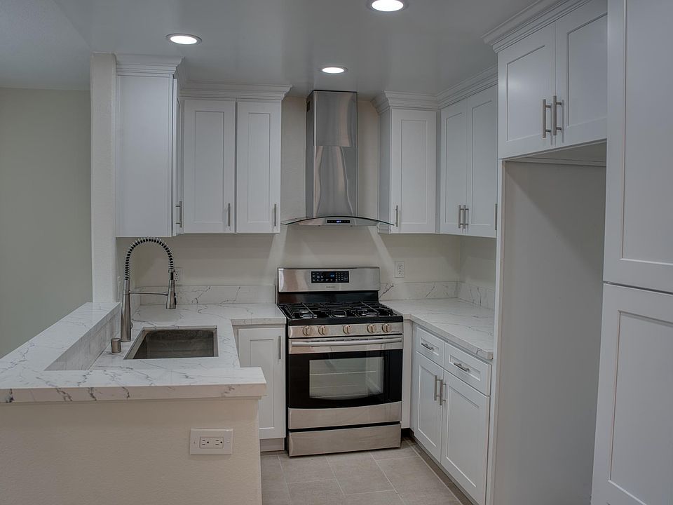1st image of 49 N Parkwood Ave