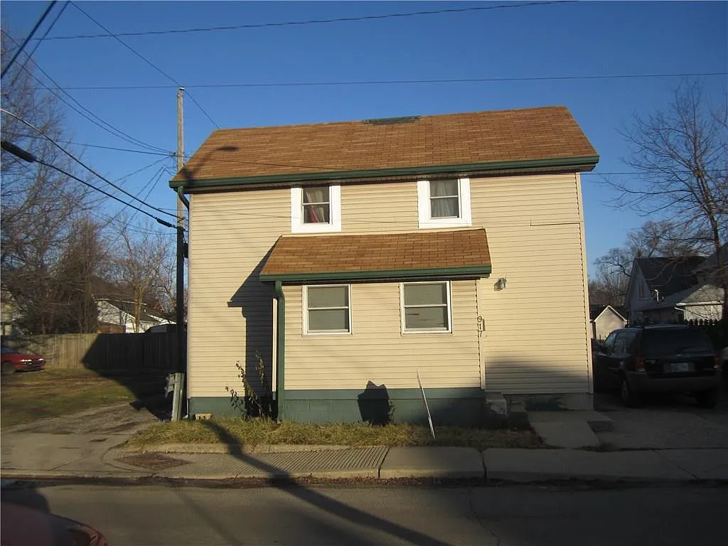 917 Harlan St photo 1