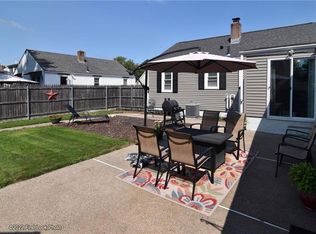 39 Gloria St, Pawtucket, RI 02861