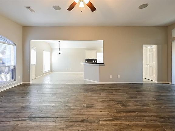 3rd image of 8211 Poplar Ct