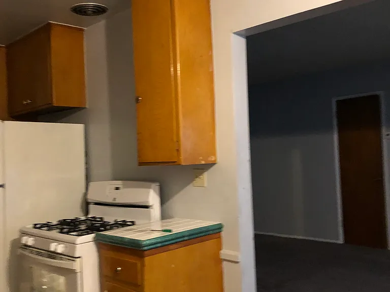 11723 Riverside Dr #4 — Photo 3