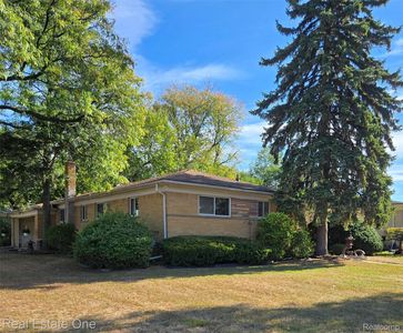 25640 Grand Concourse St, Southfield, MI, 48075