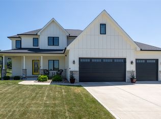 807 W Orchard Ave, Indianola, IA 50125