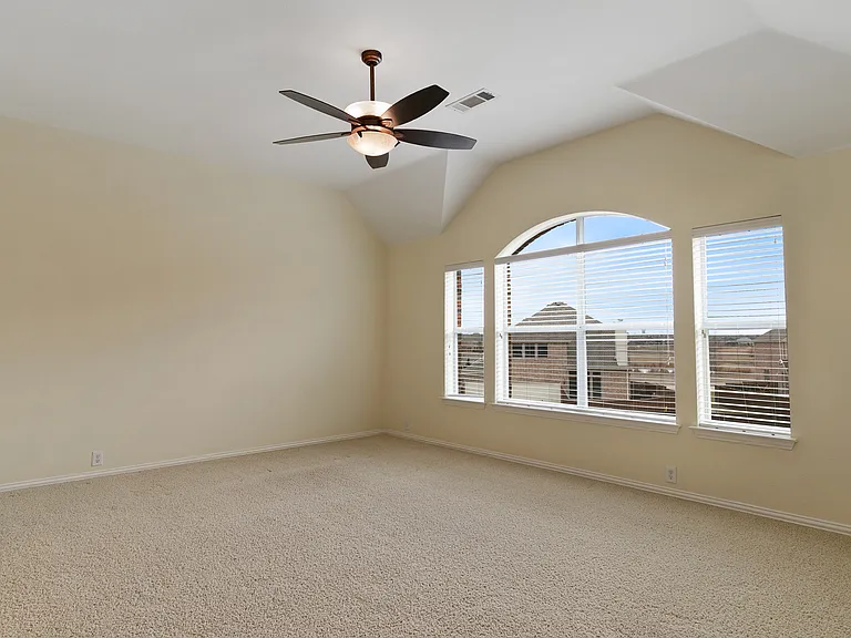 5128 Oceana Dr — Photo 24