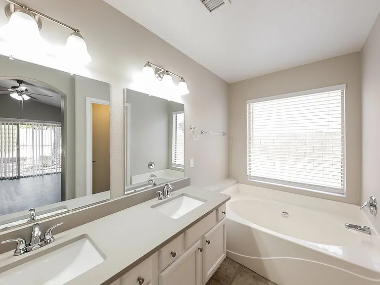 7418 W Lone Cactus Dr — Photo 14