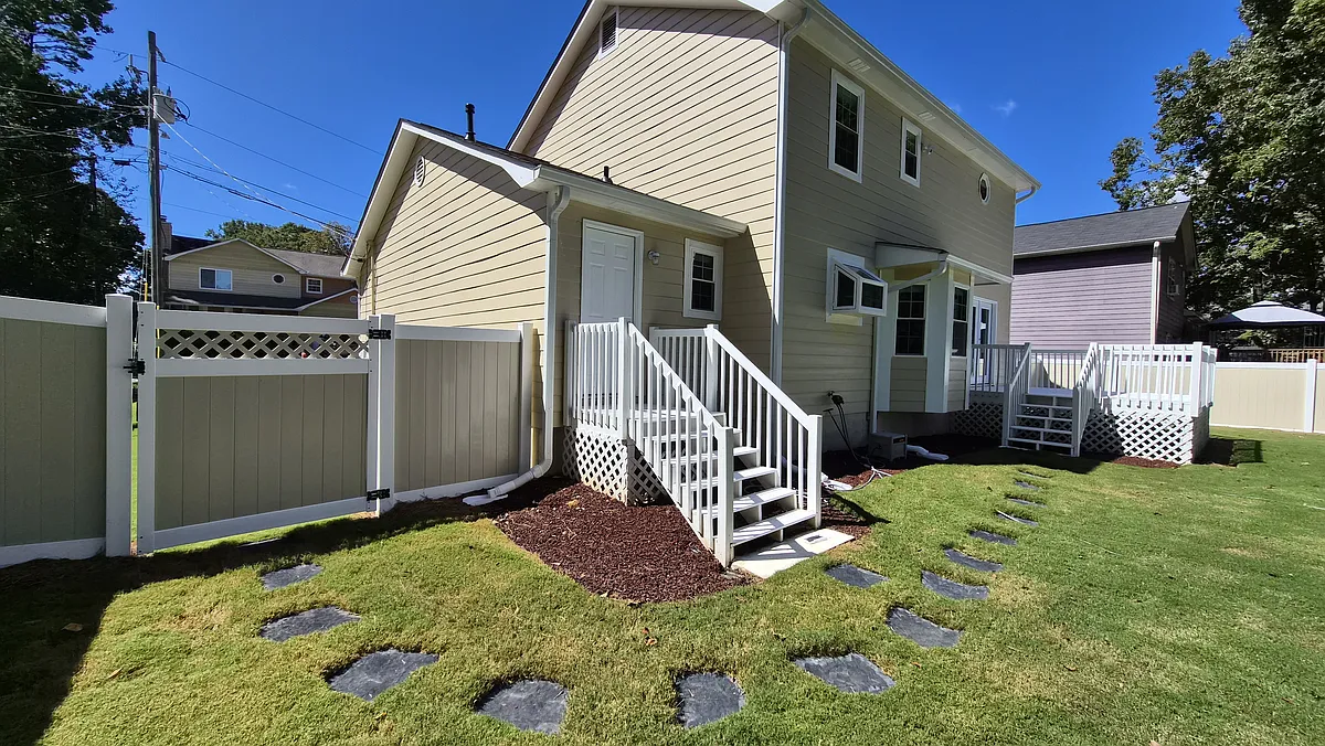 Rear left side view - 490 Julius Dr