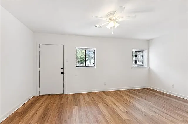 3131 Chippewa St — Photo 2