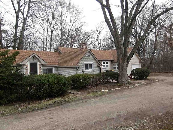 2nd image of 1196 N Daisy Dr