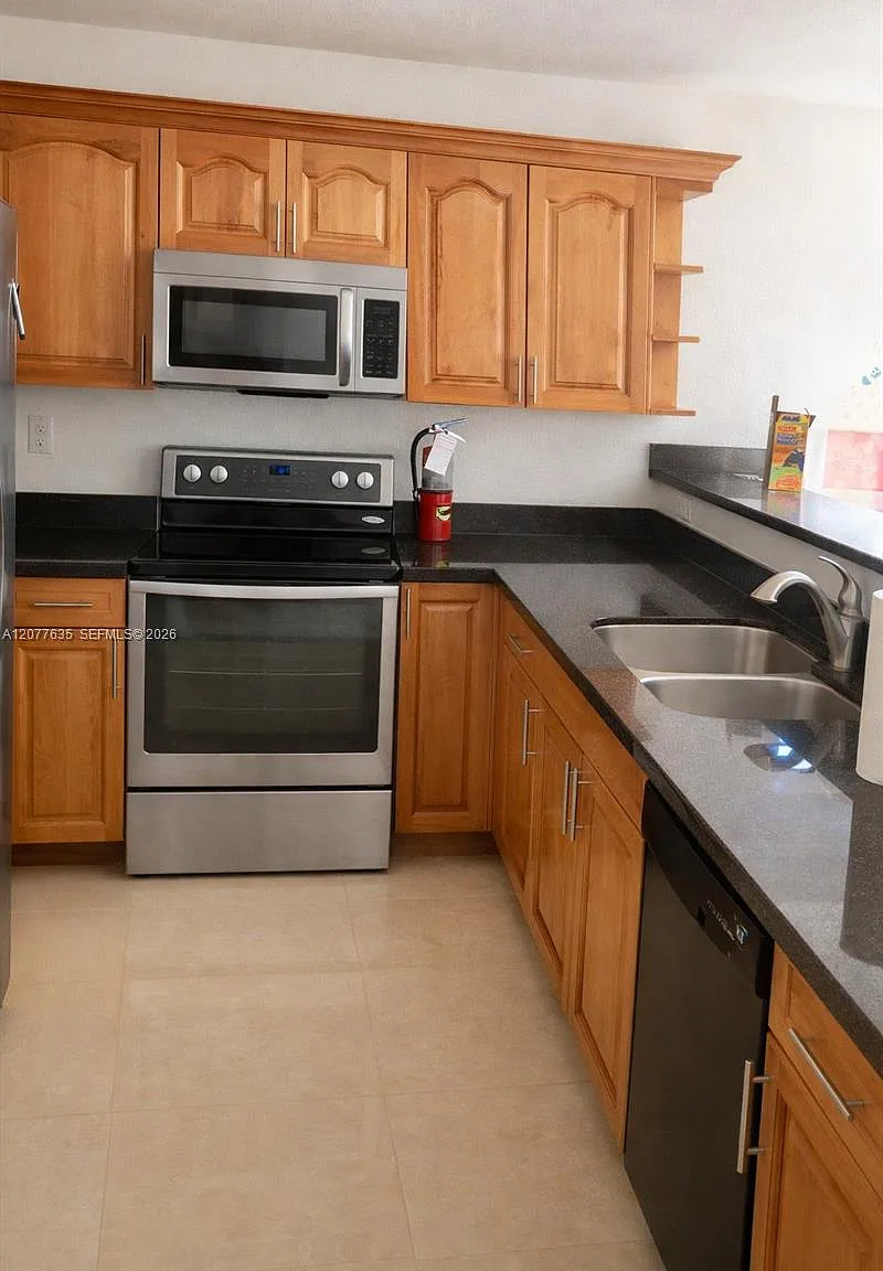 Fulford Highlands Second — Photo 4