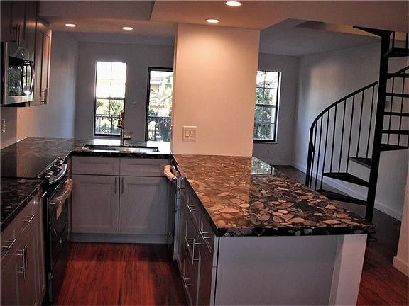 2nd image of 640 Tennis Club Dr APT 306