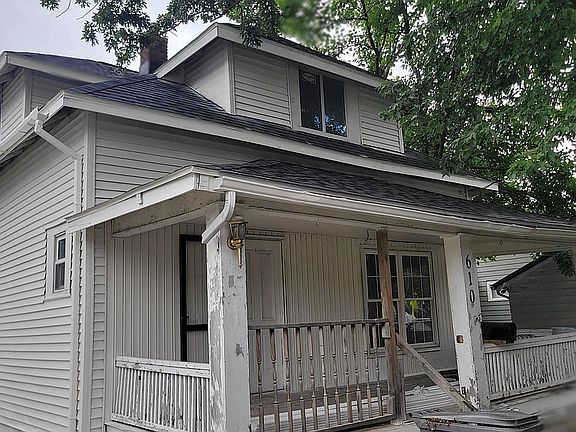2nd image of 610 Tremont Ave