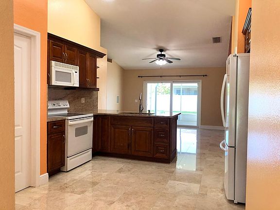 4th image of 3727 Golden Eagle Dr