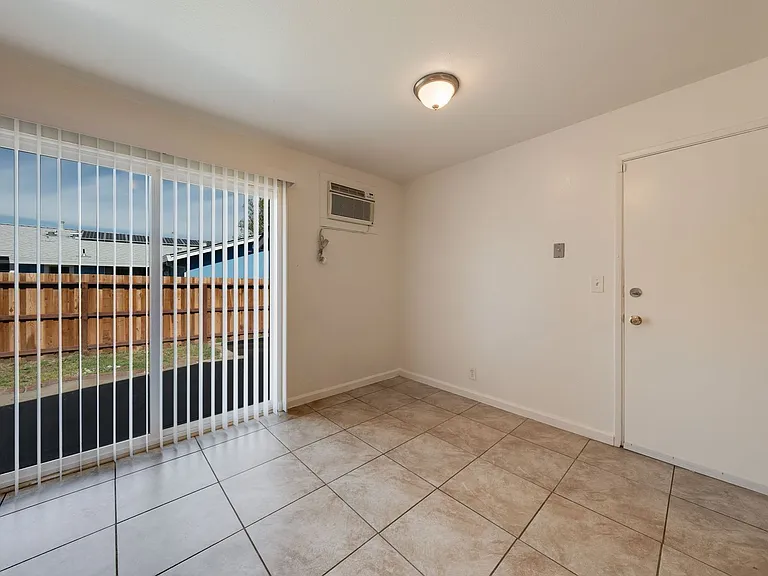 7726 Laurie Way — Photo 11