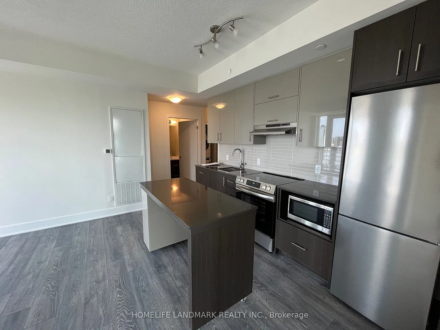 2 bed, $2,500 — Photo 4