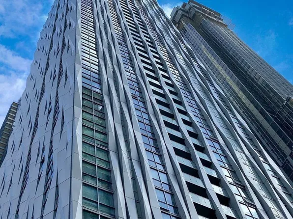1 Yorkville Ave #4202, Toronto, ON M4W