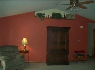 23182 Oakleaf Dr S, Elkhart, IN 46514