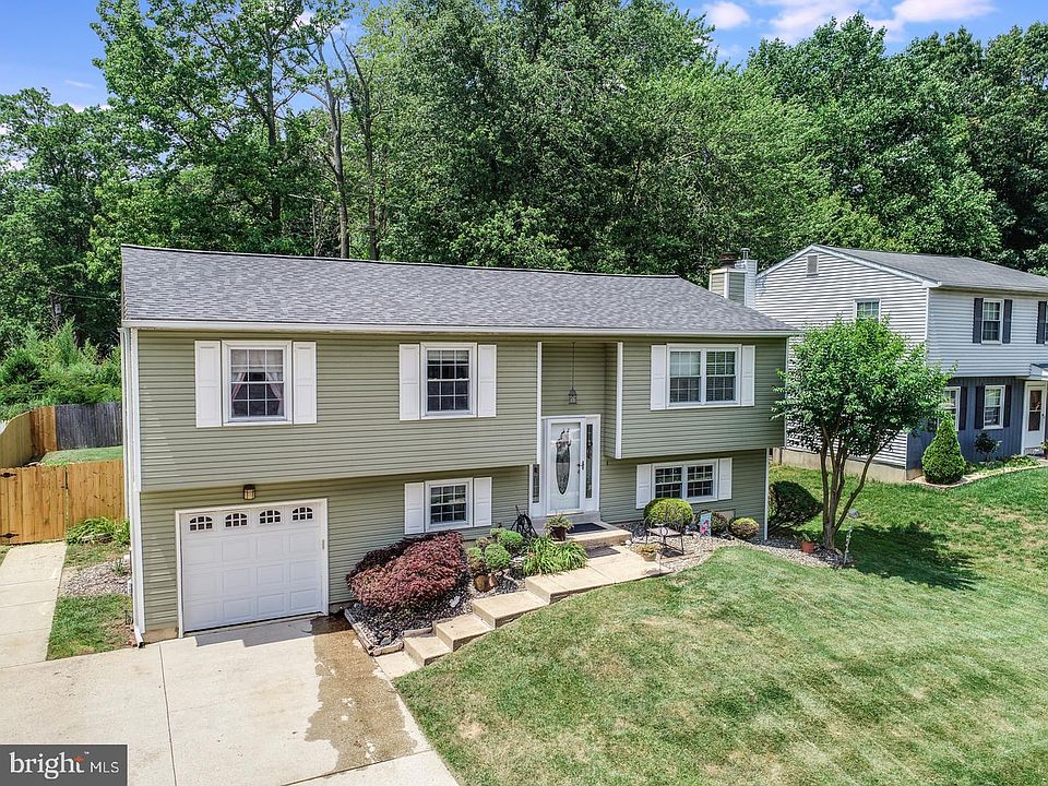 1st image of 412 W Hanna Dr