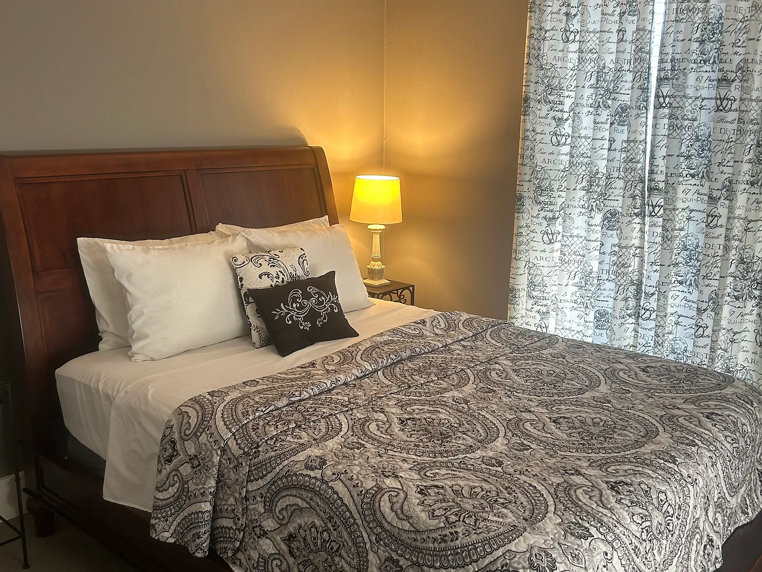 1 bed, 920 sqft, $1,400 — Photo 2