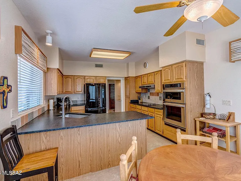836 E Camino Diestro — Photo 20