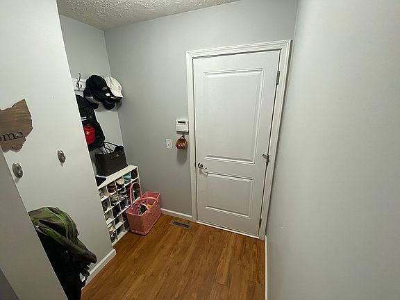 3rd image of 119 Northwood Ln