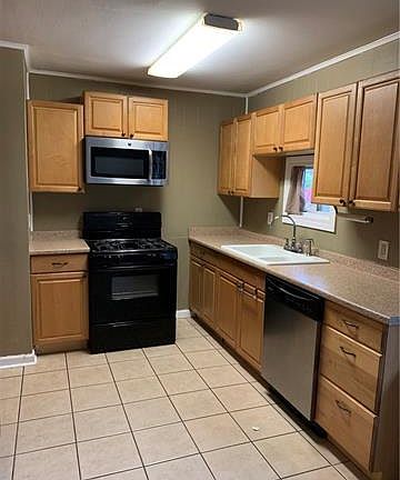 3rd image of 768 Madewood Dr