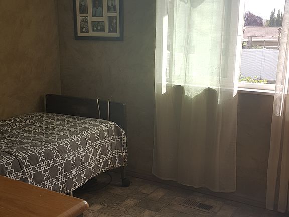 Main level bedroom