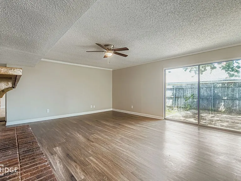 9117 Fairmont Cir — Photo 22