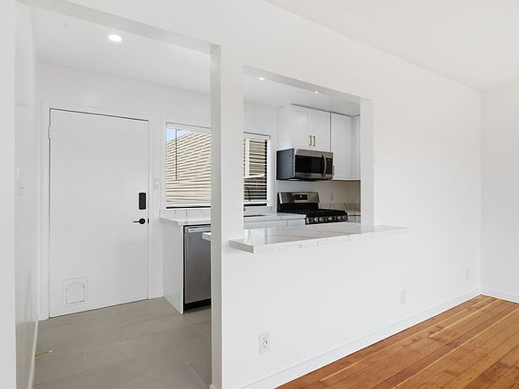 4th image of 3244A Balboa St