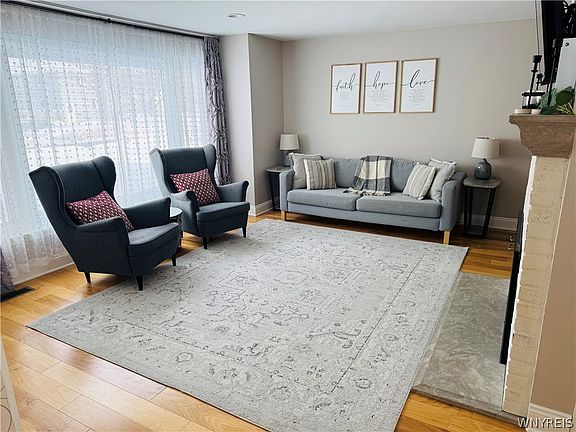4th image of 311 Rumbold Ave
