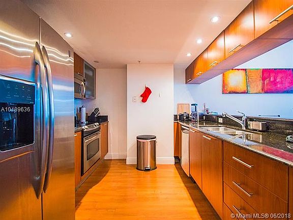 5th image of 1800 N Bayshore Dr APT 514