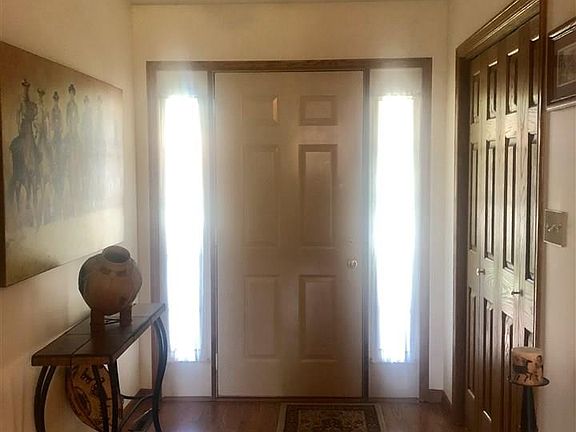 4th image of 1117 Barberry Dr