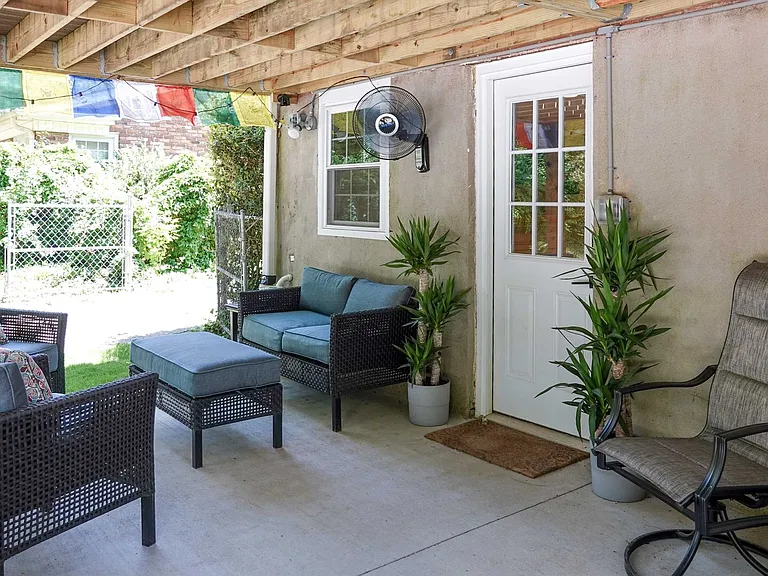 31 Swanson Ct — Photo 48