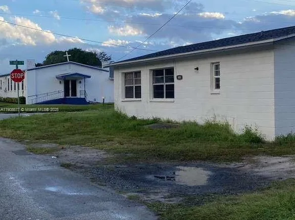 1001 N 16th Ct, Fort Pierce, FL 34950