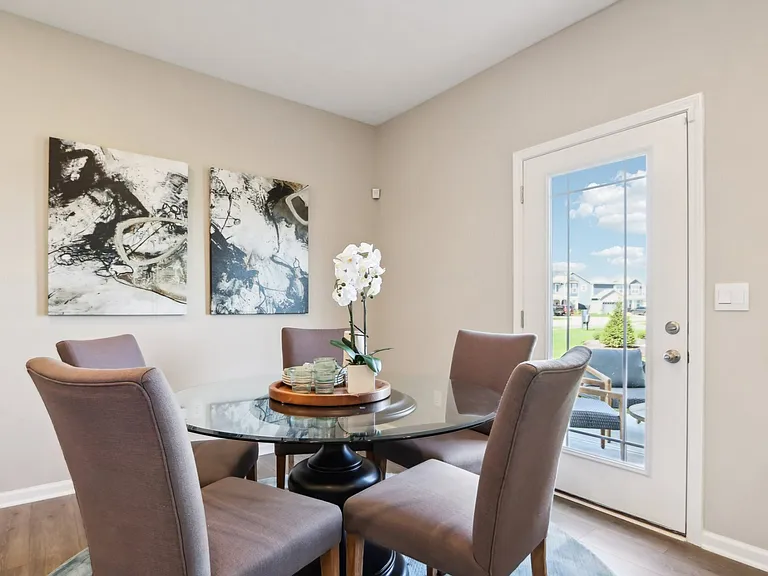 1559 Albatross St — Photo 9