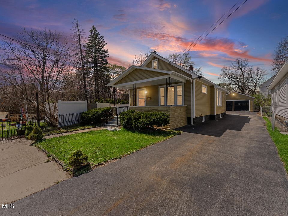 1st image of 917 Hazelwood Avenue