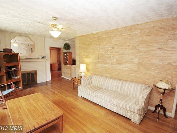 4th image of 3628 Embassy Ln