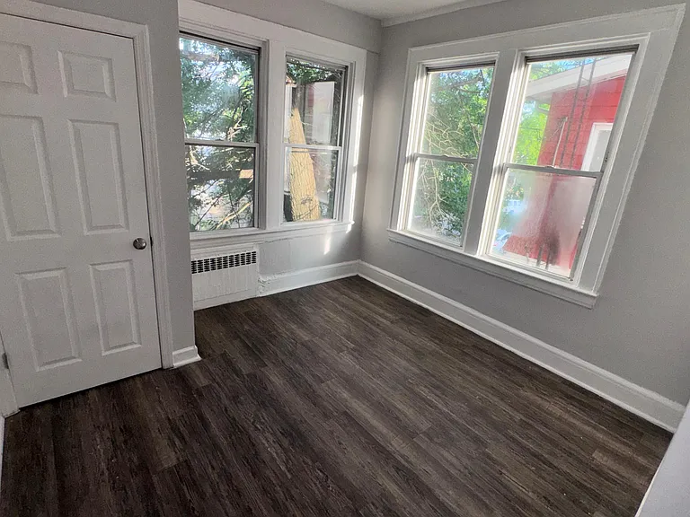 381 Leslie St #G2 — Photo 4