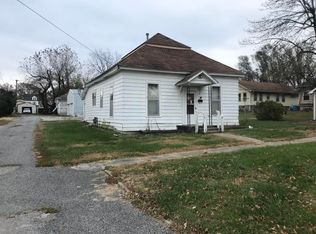 318 Elm St, Slater, MO 65349